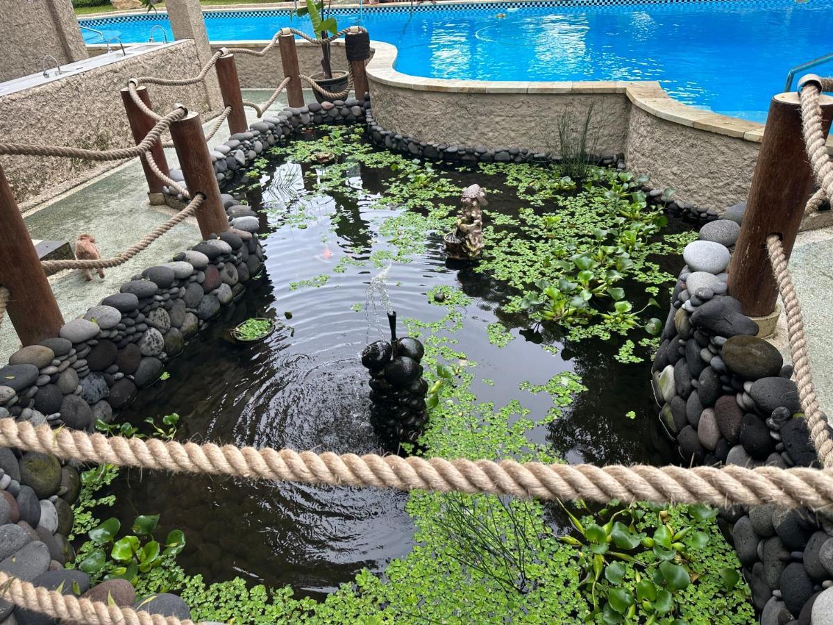 Lunar Dive Resort: Bamboo Villas Kubu Bagian luar foto