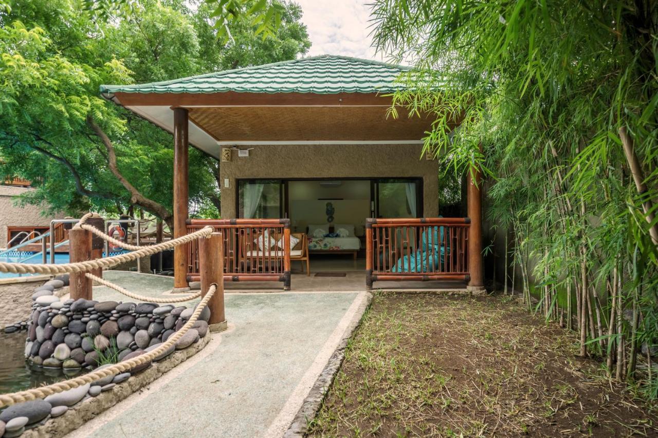 Lunar Dive Resort: Bamboo Villas Kubu Bagian luar foto