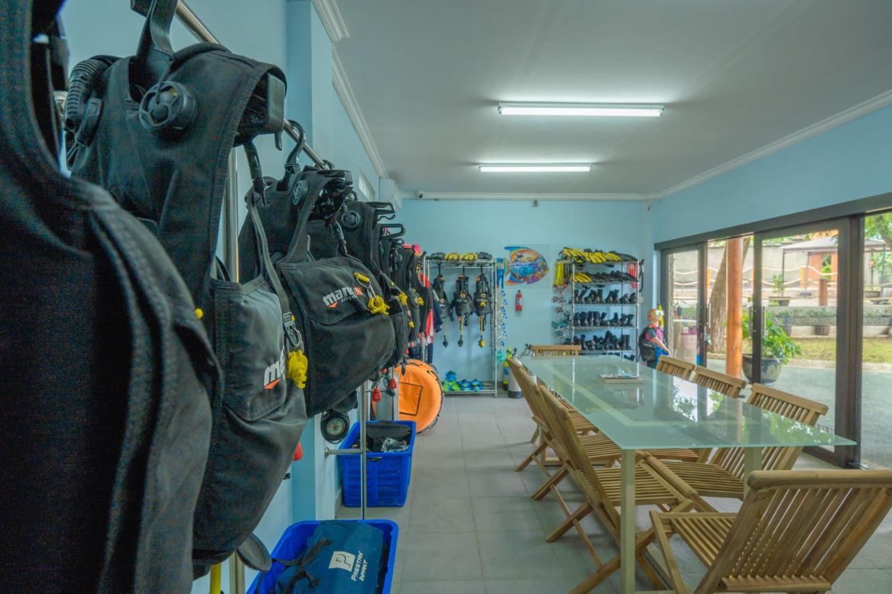 Lunar Dive Resort: Bamboo Villas Kubu Bagian luar foto