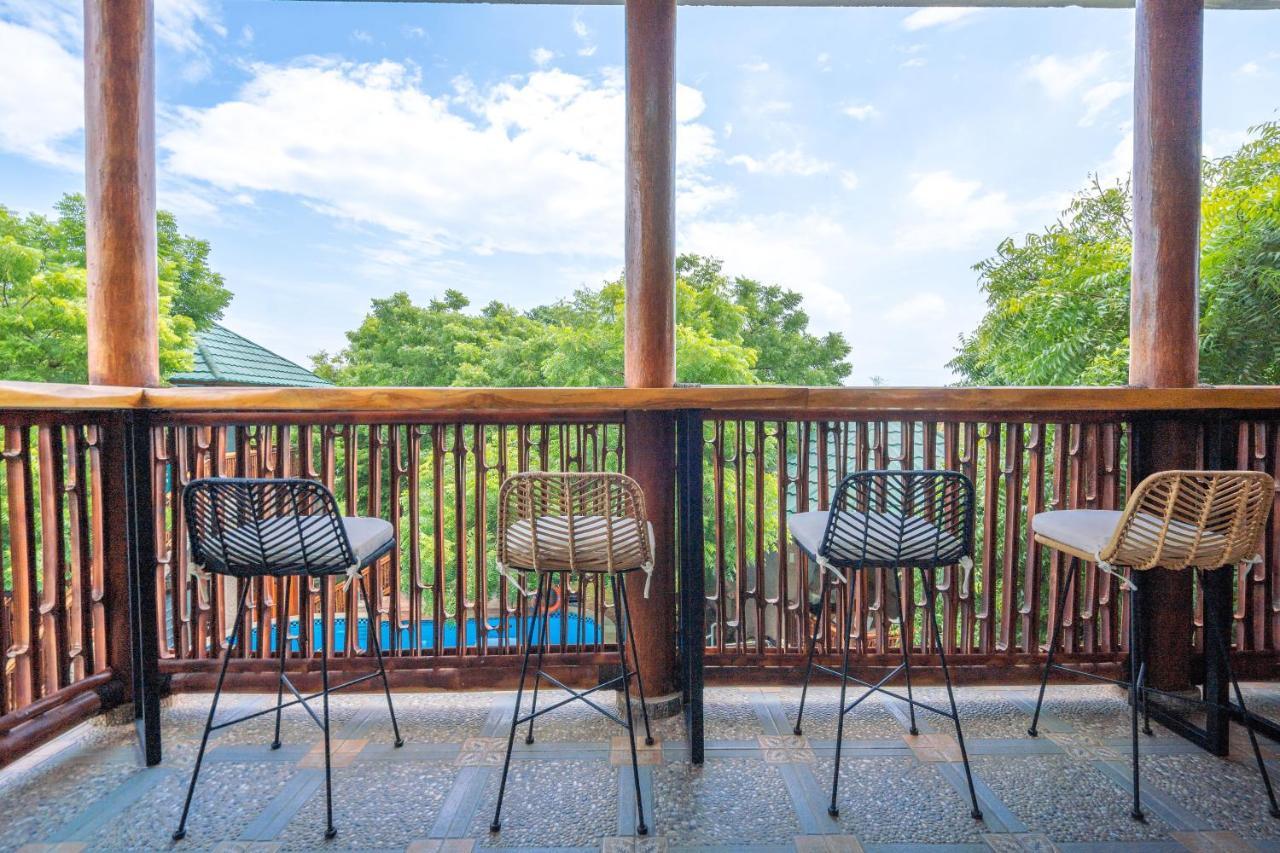 Lunar Dive Resort: Bamboo Villas Kubu Bagian luar foto