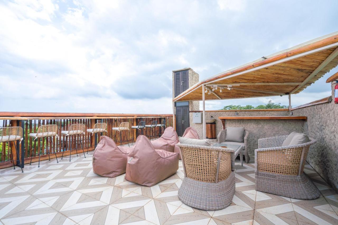 Lunar Dive Resort: Bamboo Villas Kubu Bagian luar foto